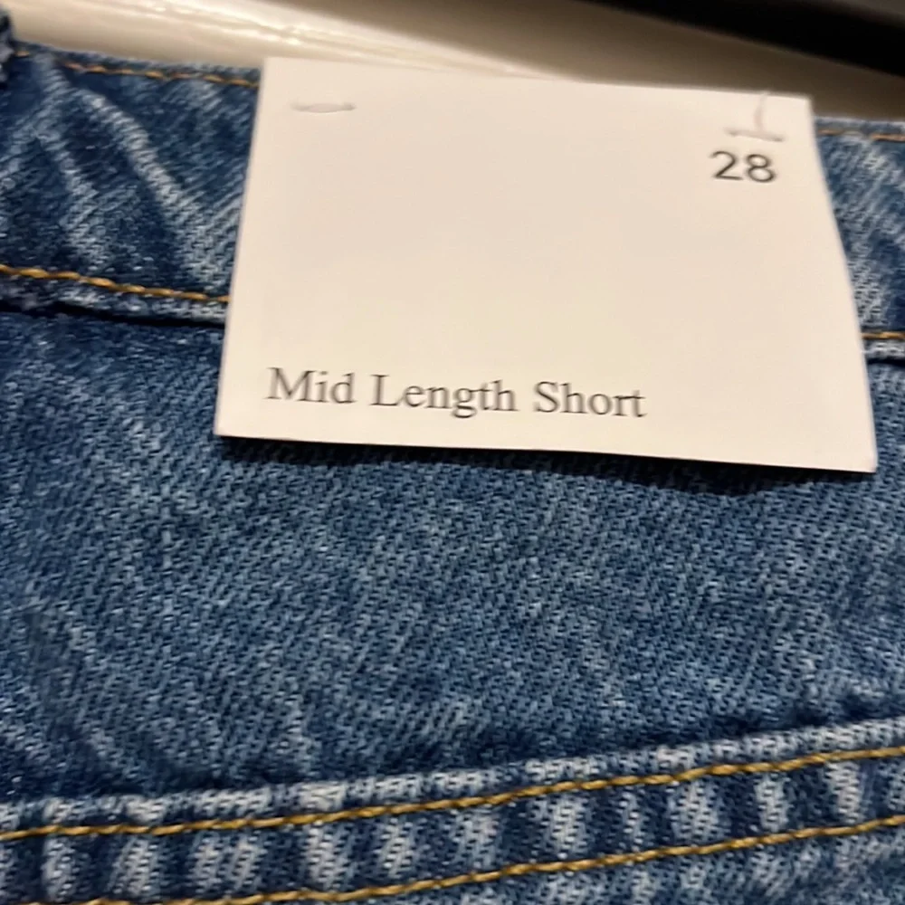 NWT Gianni Bini Michelle High Rise Mid Thigh Denim Shorts
